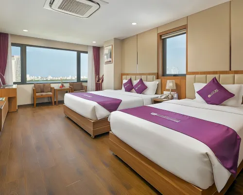 Lavender Riverside Hotel Hotels near Sun Wheel