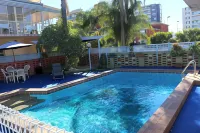 Golden Sands Motor Inn فنادق في تونكوري