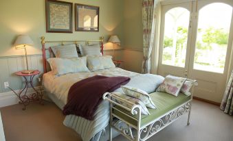 Lilac Rose Boutique Bed and Breakfast