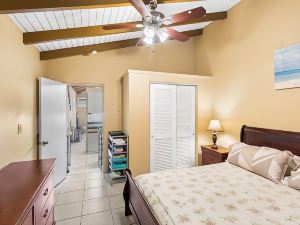 Caribbean View for You 1 Bedroom Condo by Redawning