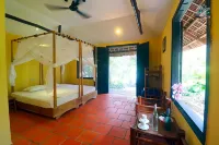 Whale Island Resort Hotels in Van Thanh