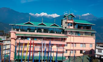 Hotel Sonamchen - Housity