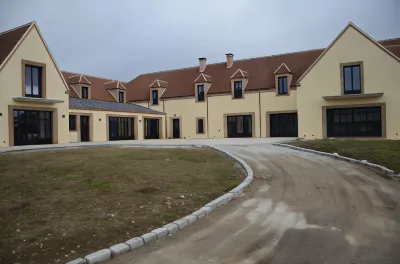 Auberge du Moulin à Vent, the Originals Relais 마누 호텔