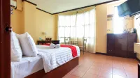 RedDoorz @ Downtown Tacloban Hotels near Marcos Beach Resort