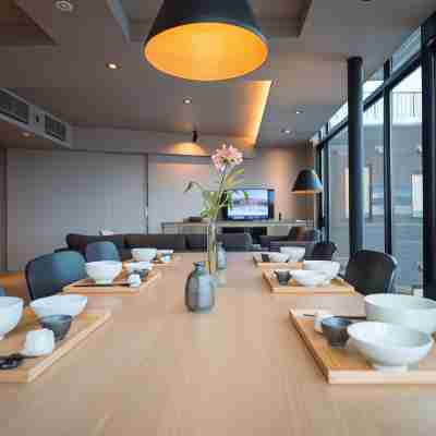 Aspect Luxury Apartments by H2 Life Dining/Meeting Rooms