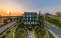 Bergh Apton Khao Yai Hotels near Wat Nong Som