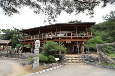 Gongju Jangseung Maeul Caravan Hotel di Gongju