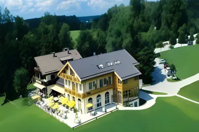 Aschbacher Hof GmbH & Co.KG Hotels in Valley