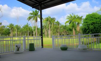 Palm Driving Range & Resort