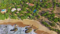 Nikara Luxury Beach House Hotel di Kirinda