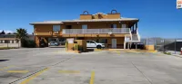 Economy Inn Hotel di Adelanto