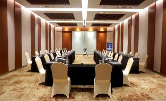 Avenzel Hotel & Convention Cibubur