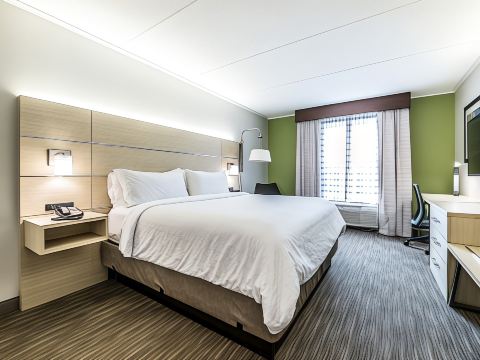 Holiday Inn Express Flint-Campus Area