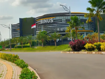 Clean Romantic Furnished Studio Springlake View Hotel dekat Danau Summarecon