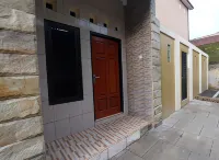 AprillDilla Home Hotels in Sidorejo