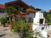 Chalet Valley Hotels in Holzkirchen