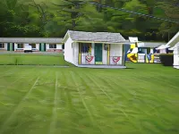 Brookside Motel & Cabins