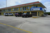 Americas Best Value Inn & Suites-Groves/Port Arthur - parking