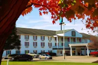 Quality Inn & Suites Bellville - Mansfield Hotel di Washington Township