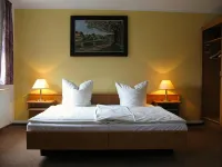 Landhotel Goldener Becher Các khách sạn ở Limabach - Oberfrohna