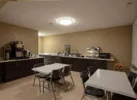 Super 8 by Wyndham St Charles - Frühstück