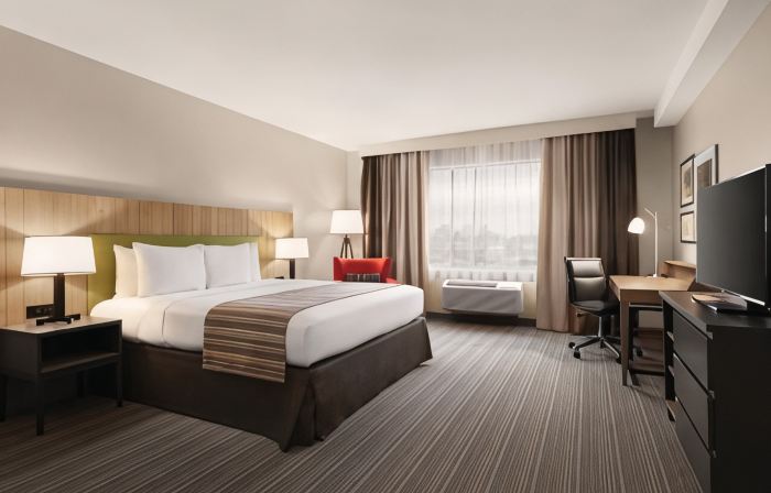 Country Inn & Suites by Radisson, Belleville, on