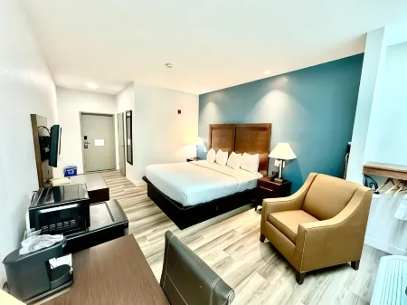 Baymont by Wyndham Richmond I-70 Отели рядом с достопримечательностью «Two Sisters Books & More»