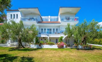 Xenios Faros Apartments