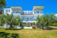Xenios Faros Apartments Hotels in Possidi