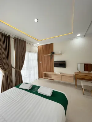 Sampai Villa Queensland Hotels near Respati Yogyakarta University, Campus 2