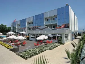 Dodo Beach Club Adults Only