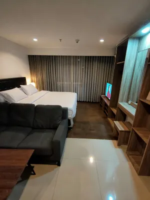 El Royale Bandung Apartment by Alfarezhome Hotels in Kebon Pisang