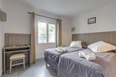 Hotel les Palmiers En Camargue