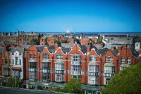 The Vincent Hotel Hotel dekat Southport Little Theatre