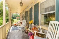 Fallen Tree Farm Bed and Breakfast - Parkering