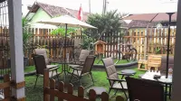Rumah Roso Homestay Hotels in Kraton