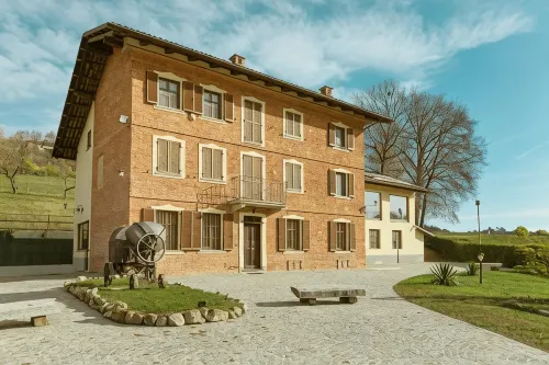 'l Piasi Hotels in Tonco