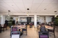 基里亞德酒店-德沙託魯 - 早餐