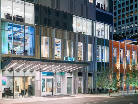 Element Austin Downtown
