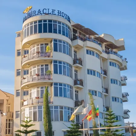 Hotel Miracle Отели рядом с достопримечательностью «AU Conference Center»