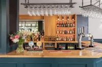 George Hotel - Baarit