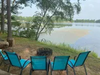 Spacious cabin right on the lake, perfect for your next family vacation!