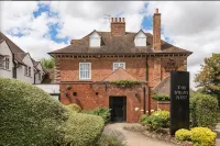 Swan's Nest Hotel Hotels near Firs Gardens