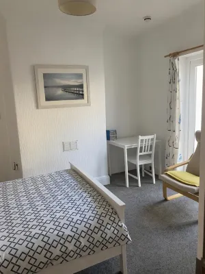Singer House Beach Holiday Flats with Parking ,Opposite Paignton Pier ,English Riveria - 4-Sterne