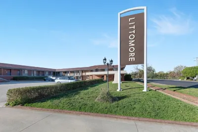 Littomore Suites Bathurst Hotels near All Saints' Cathedral