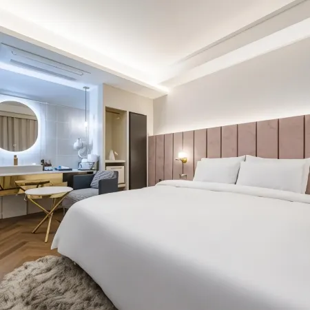 Munhyeon Signature Denbasta Hotel Отели рядом с достопримечательностью «Улица ювелирных магазинов»