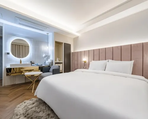 Munhyeon Signature Denbasta Hotel Hotels near Busan Bank