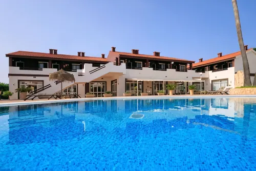 Nuramar Resort & Villas Hotel a Cala en Bosch