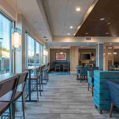Holiday Inn Express & Suites GAINESVILLE - LAKE LANIER AREA by IHG Dining/Meeting Rooms