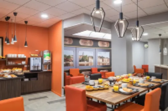 โฮเต็ล วิคตอเรีย ลียง เซ็นเตอร์ เปร์ราช คอนฟลูเอนซ์